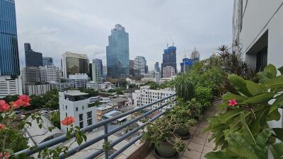 Large Luxury Condo Silom Private Garden