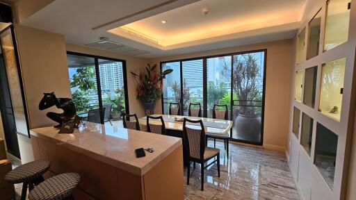 Large Luxury Condo Silom Private Garden