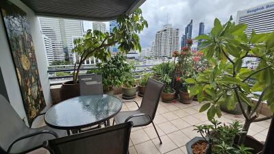 Large Luxury Condo Silom Private Garden