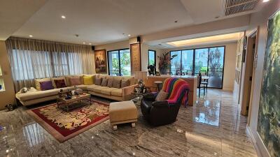 Large Luxury Condo Silom Private Garden