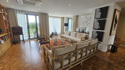 Luxury Penthouse Triplex Silom