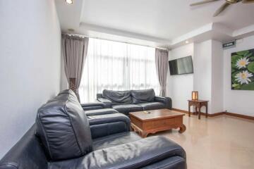 Two bedroom condo to rent at Supanich Condominium