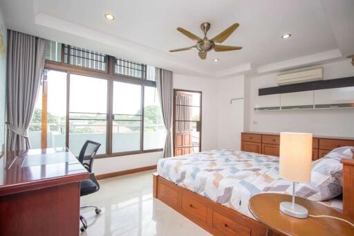 Two bedroom condo to rent at Supanich Condominium