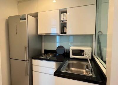 1-BR Serviced Apt. near BTS Phrom Phong