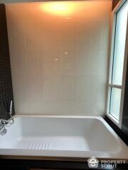 1-BR Serviced Apt. near BTS Phrom Phong