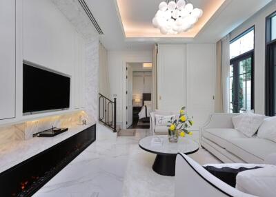 Luxury Single House - 500 sqm. and 4 bedrooms, 5 bathrooms