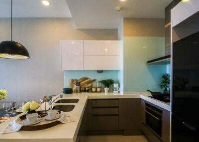 Modern kitchen with dining area