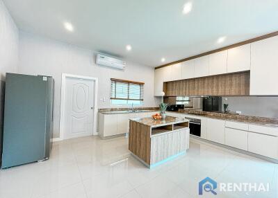 Urgent sale 3 bedrooms Pool villa in Huay Yai Pattaya