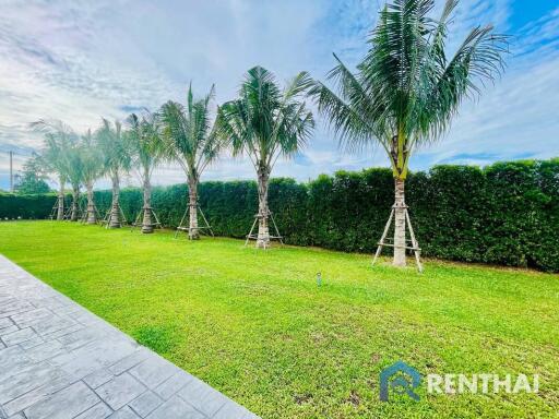 2-Bedroom Fully Furnished Condo in The Coral Pattaya