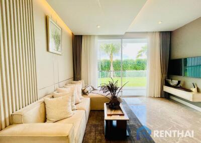 2-Bedroom Fully Furnished Condo in The Coral Pattaya