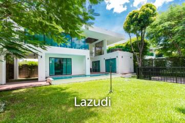 ITZ TIME : Luxurious Two-Story Pool Villa in Hua Hin