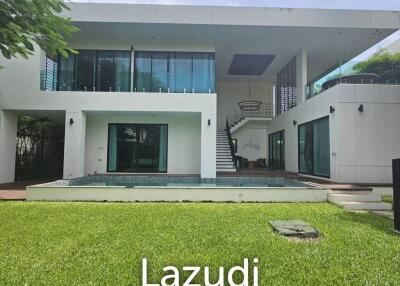 ITZ TIME : Luxurious Two-Story Pool Villa in Hua Hin