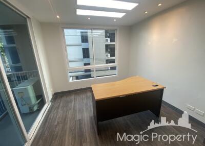 Office Space For Rent in Ekkamai 19, Watthana, Bangkok