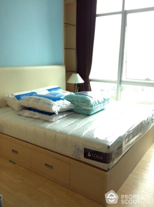 2-BR Condo at Baan Sathorn Chaopraya near BTS Krung Thon Buri (ID 7057)