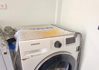 Laundry room with Samsung washing machine