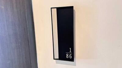 Building unit number sign