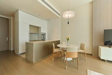 Modern open-plan kitchen and dining area