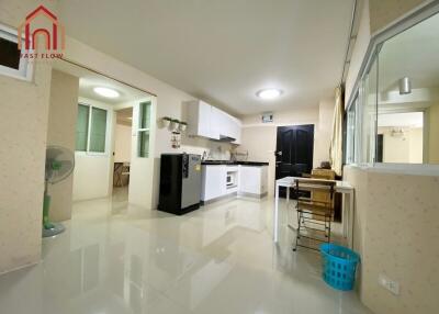 Modern kitchen with dining area