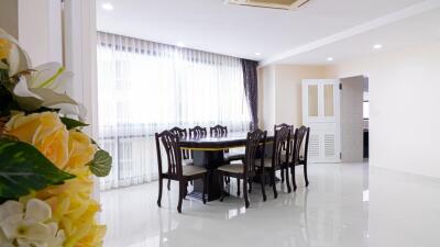 Bright and spacious dining room with modern furniture