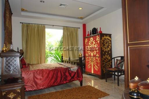 SP5 Village House for sale in East Pattaya, Pattaya. SH5335