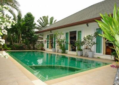 SP5 Village House for sale in East Pattaya, Pattaya. SH5335