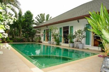 SP5 Village House for sale in East Pattaya, Pattaya. SH5335