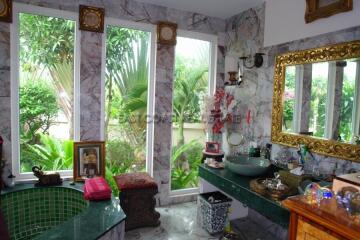 SP5 Village House for sale in East Pattaya, Pattaya. SH5335