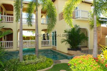 Baan Nai Fhan House for sale in Jomtien, Pattaya. SH5765