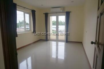 Lakeside Court 2 House for sale in East Pattaya, Pattaya. SH6264