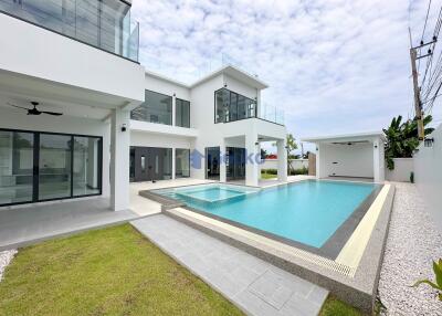 5 Bedrooms House East Pattaya H011777