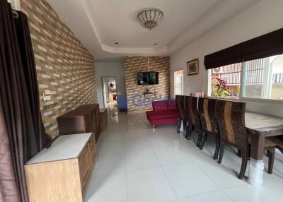 3 Bedrooms House in Raviporn City Home Village East Pattaya H011775