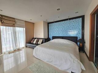 Spacious 3-bedroom condo on Pratamnak