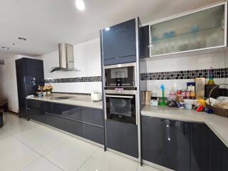 Spacious 3-bedroom condo on Pratamnak