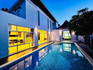 Charming 4-bedroom poolvilla in Na-Jomtien