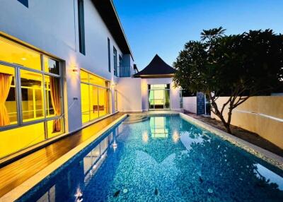 Charming 4-bedroom poolvilla in Na-Jomtien