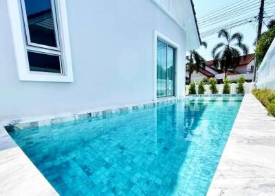 Beautifully newly renovated house with private pool