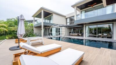 Luxurious 4 bedrooms pool villa with stunning Mountain view