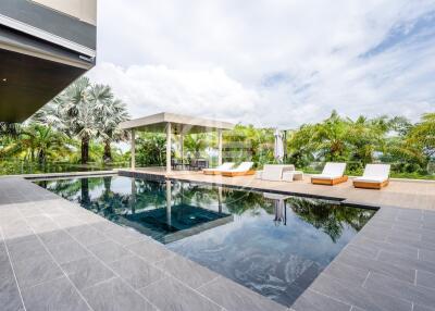 Luxurious 4 bedrooms pool villa with stunning Mountain view