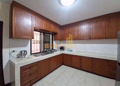 2 Bedrooms Townhouse in Royal Green Park East Pattaya H012015