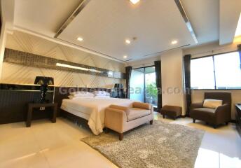 3 Bedrooms Newly Renovated Furnished Condo - Silom