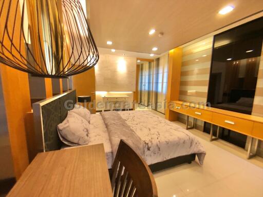 3 Bedrooms Newly Renovated Furnished Condo - Silom