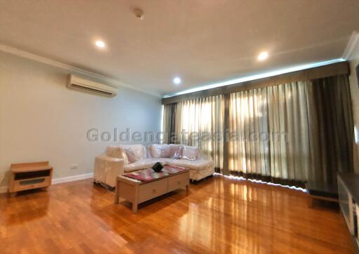 2 Bedrooms Furnished Condo at Baan Siri Sukhumvit 10