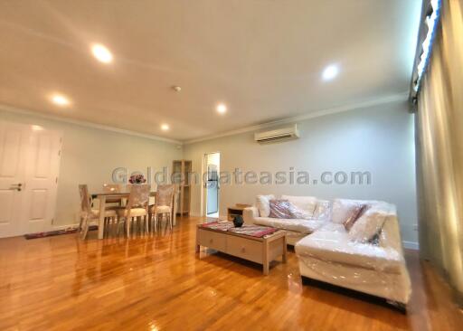 2 Bedrooms Furnished Condo at Baan Siri Sukhumvit 10