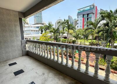 3 Bedrooms spacious Pet-Friendly Apartment - Sukhumvit Phrom Phong BTS