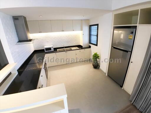 3 Bedrooms Furnished Apartment For Rent - Sukhumvit, Asok