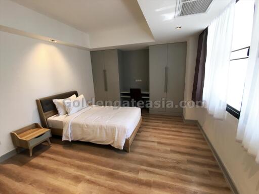 3 Bedrooms Furnished Apartment For Rent - Sukhumvit, Asok