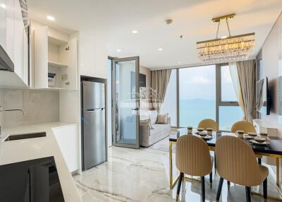 Luxurious, beachfront, private pool unit in foreign name for sale in Copacabana, Jomtien beach.