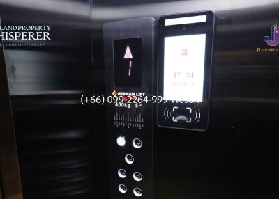 Elevator control panel with display screen