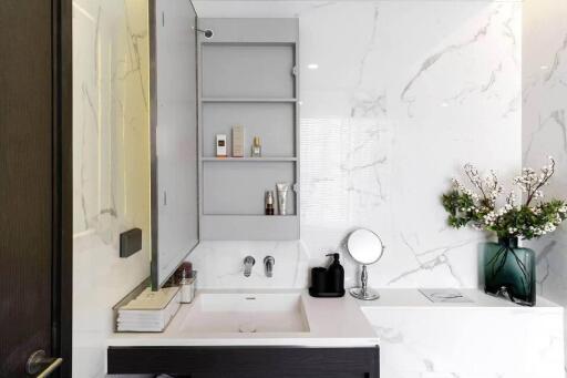 Modern bathroom with sink and mirror