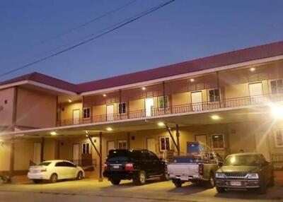 exterior view of an apartment building